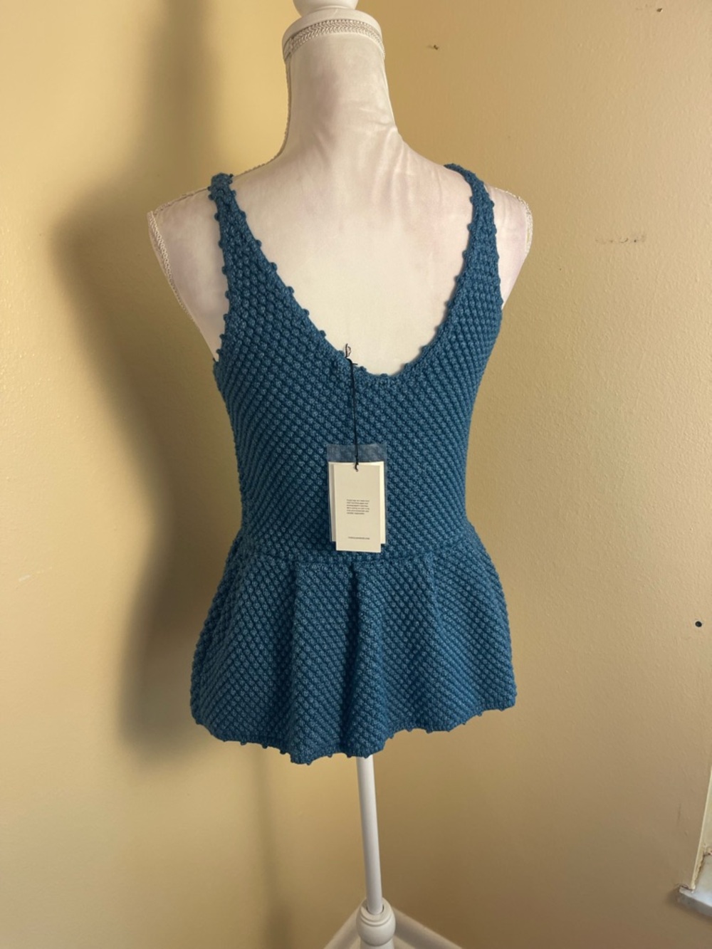 7 For All Mankind Blue Crochet Knit Peplum Top Tank Boho V Neck Coastal Chic M - Picture 11 of 15